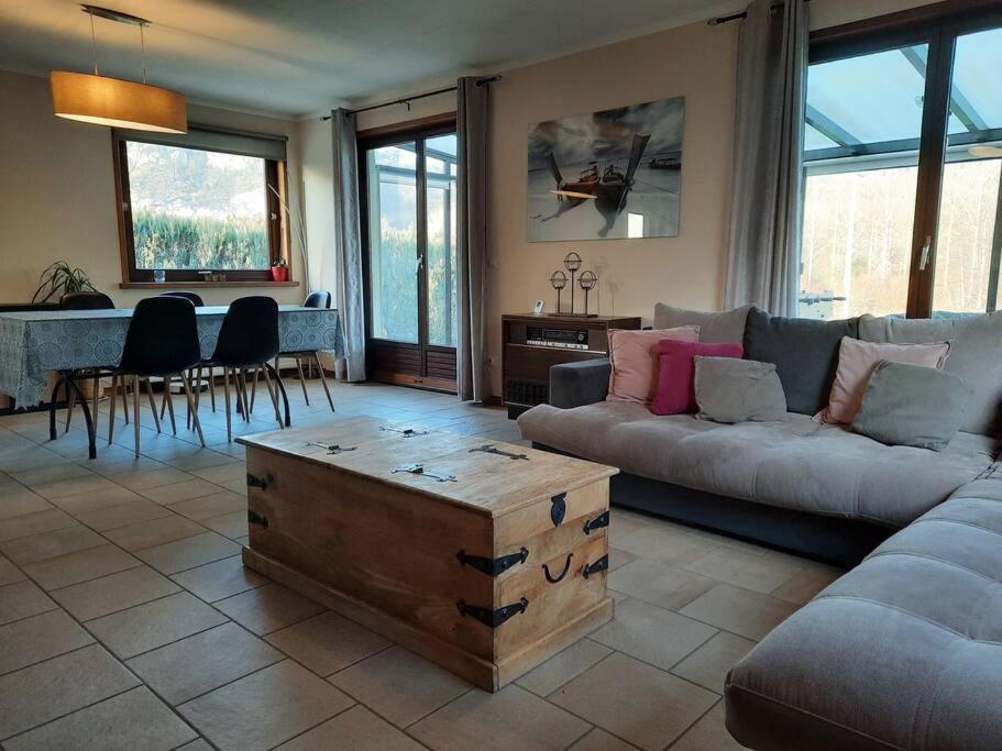 Maison Bucolique A Anhee, Vue Meuse Et Falaises Villa Luaran gambar